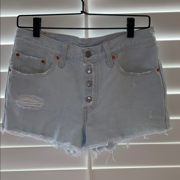 NWOT Levi Shorts high rise - Picture 2 of 6
